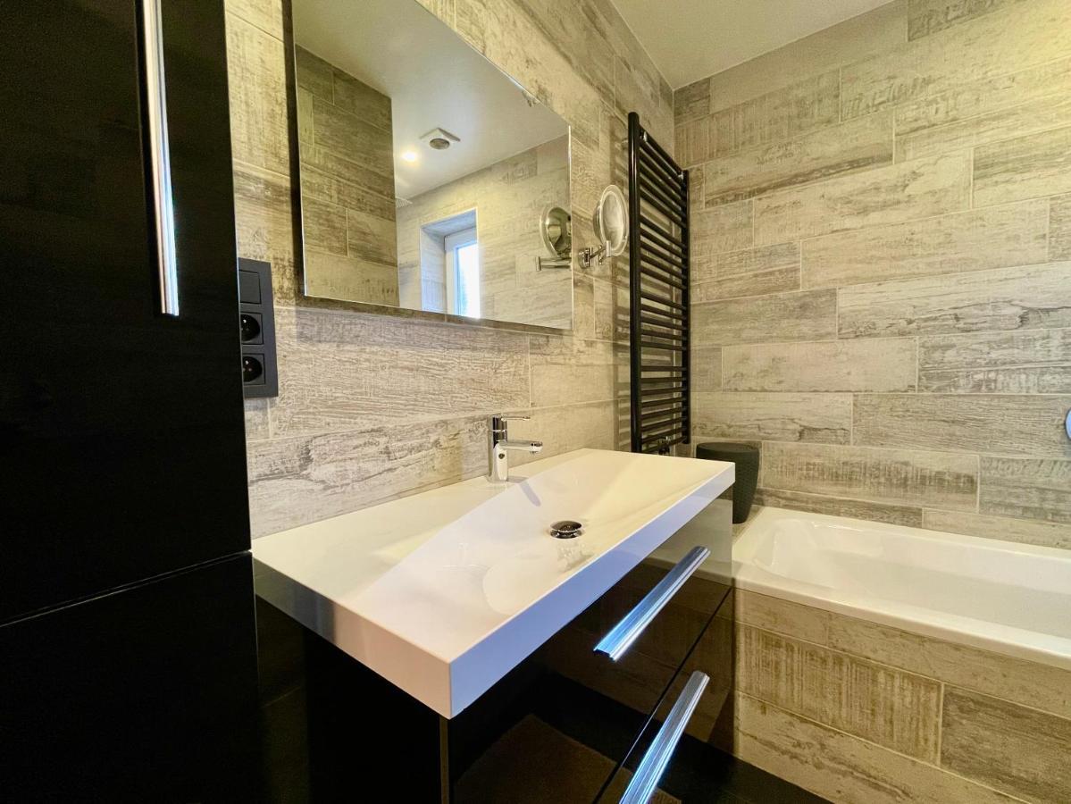 Suite 40 Jacuzzi & Sauna By Malmedreams 말메디 외부 사진
